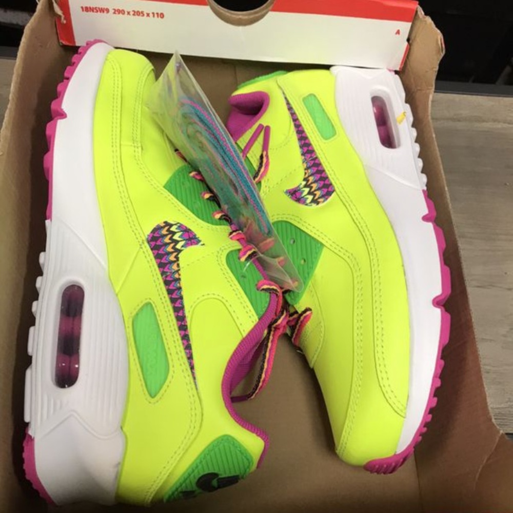 Nike AirMax 90 ltr volt green